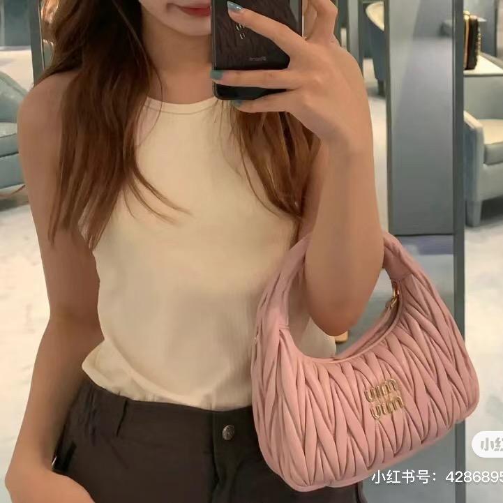 Chanel banana
