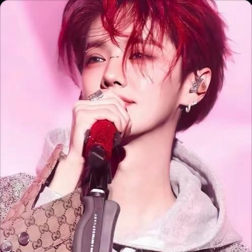 🌻纯翠无暇🌻