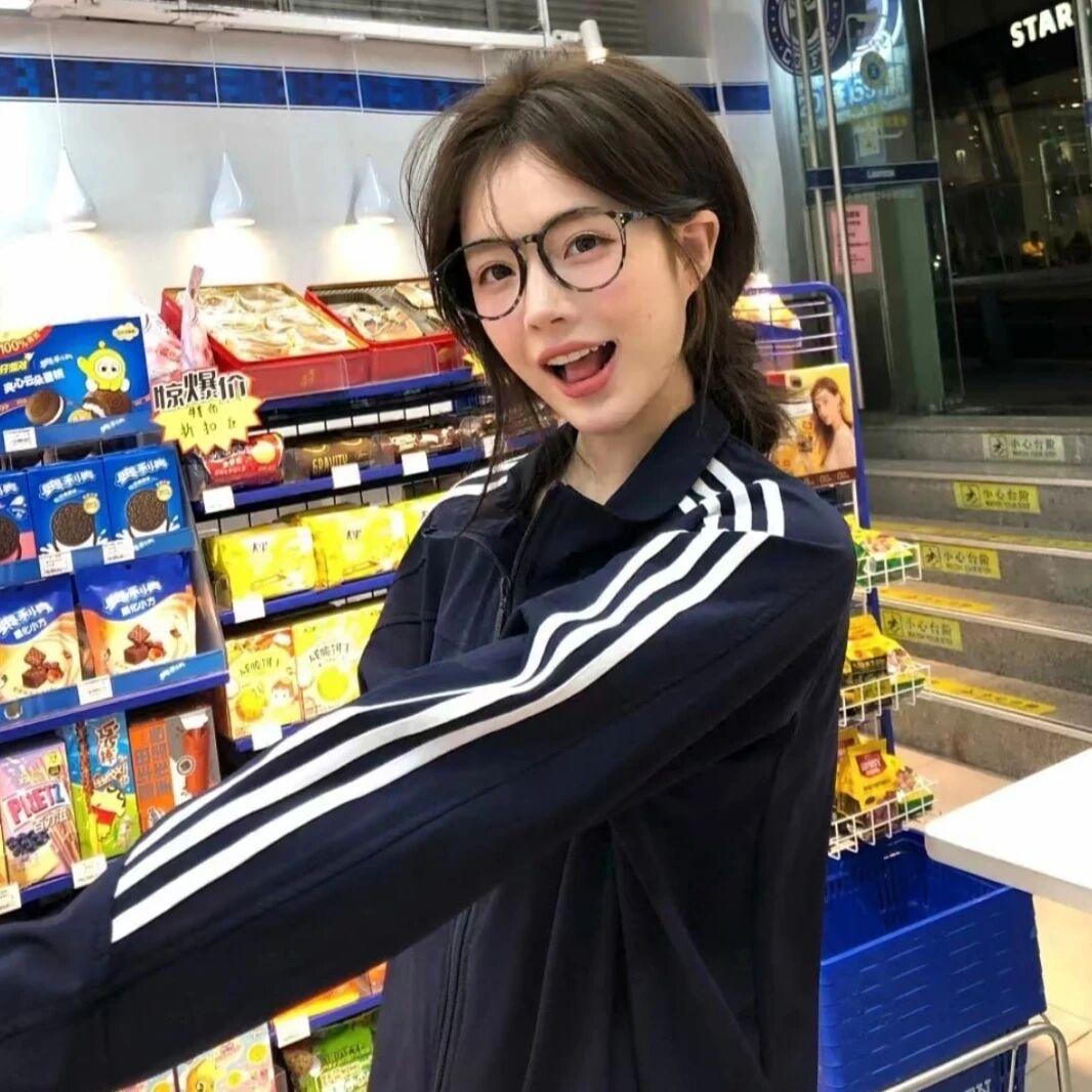 ┌(┌ ､ﾝ､)┐