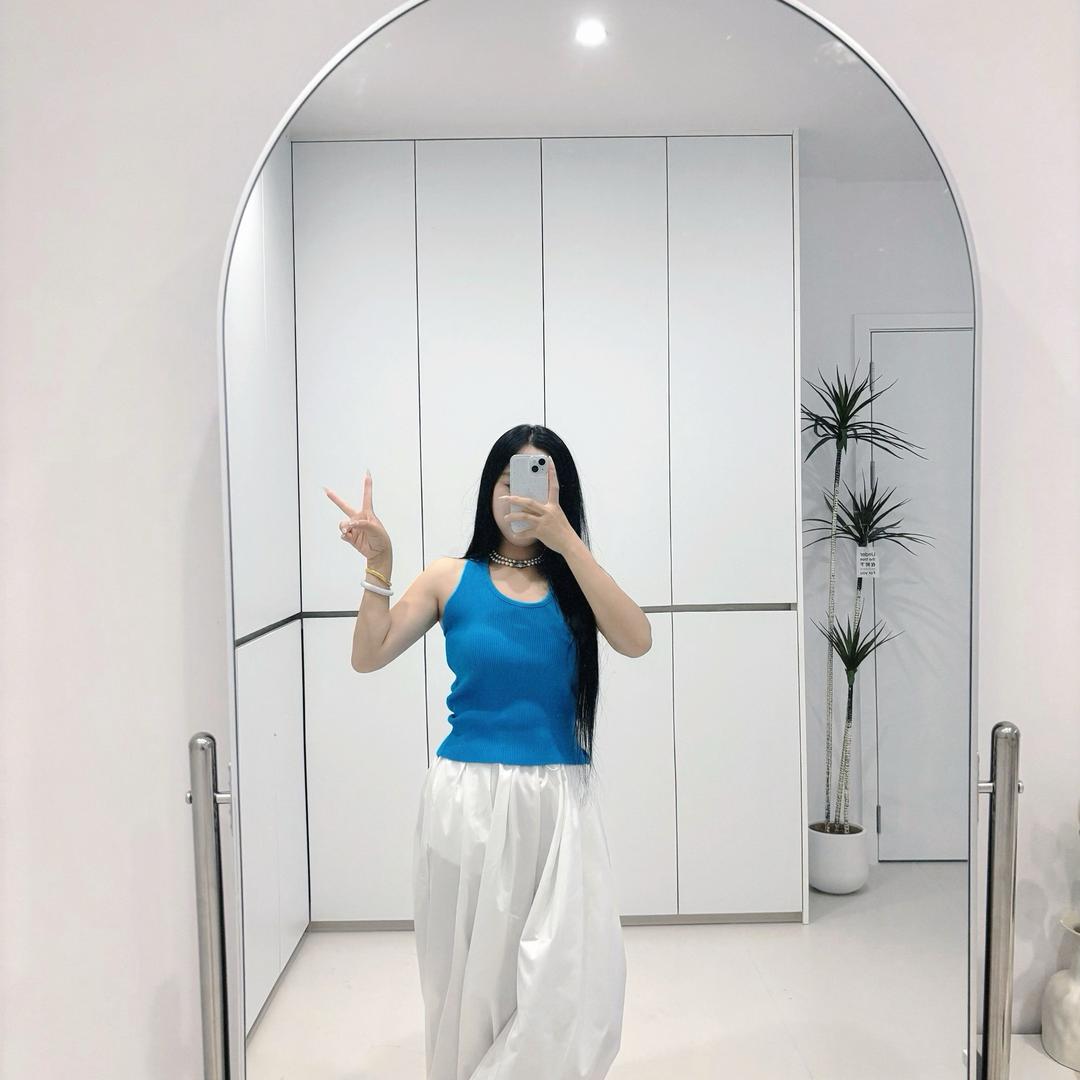 L李✨