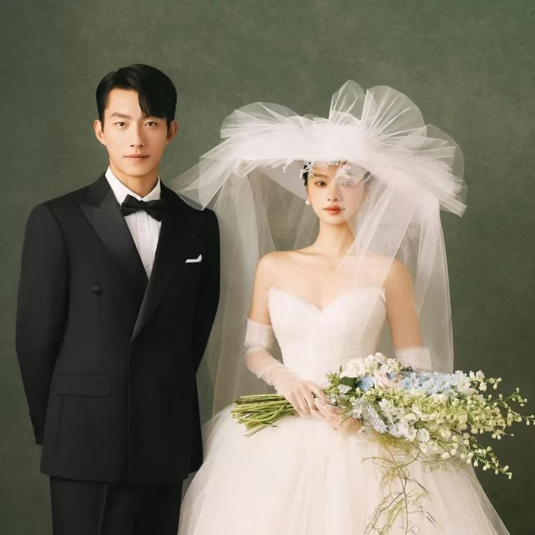 香格里拉囍嫁摄影studio店长李李