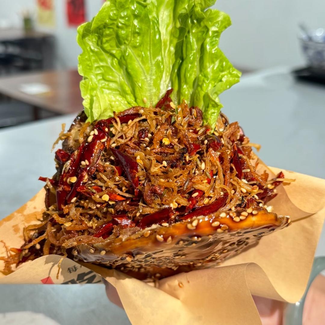 连云港盐河巷首家糖醋灯影鸡丝饼