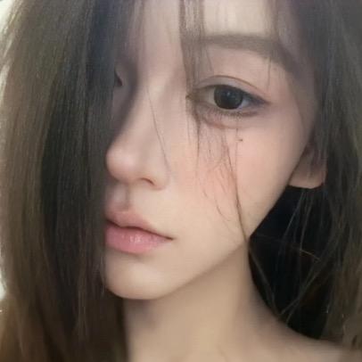 175腼腆内向小女生