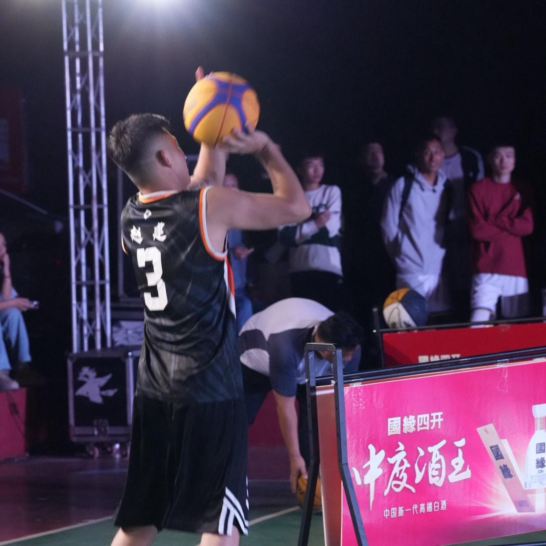 🏀不会打球的建哥