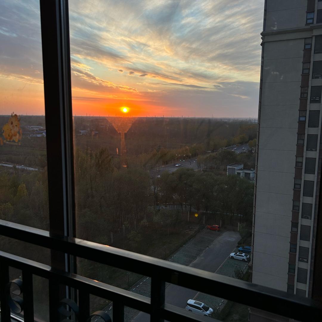 睁着眼睛做梦😊