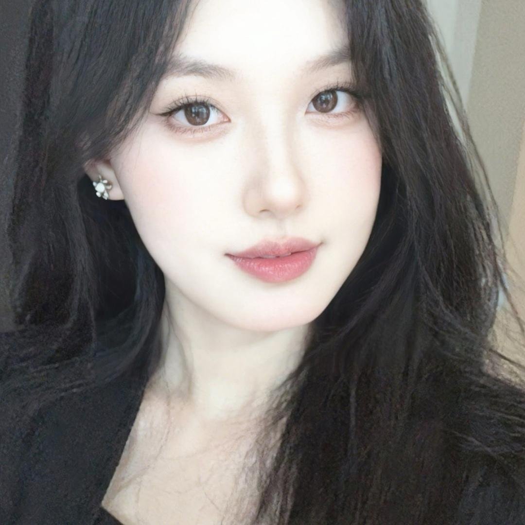 伊一.
