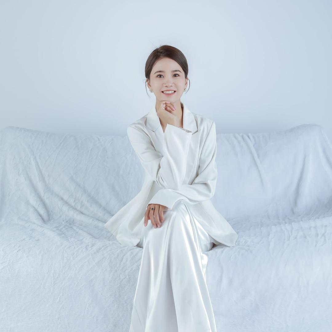 英子
