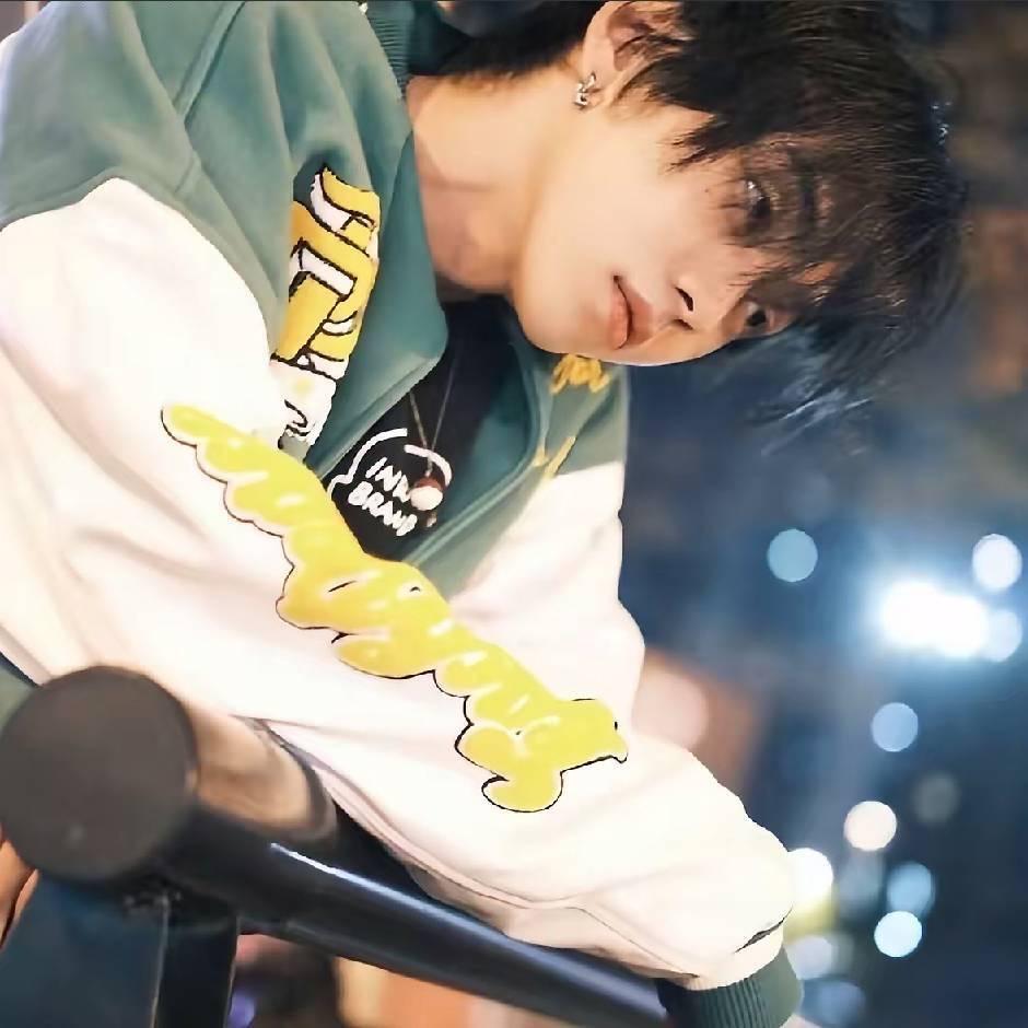 阿弔
