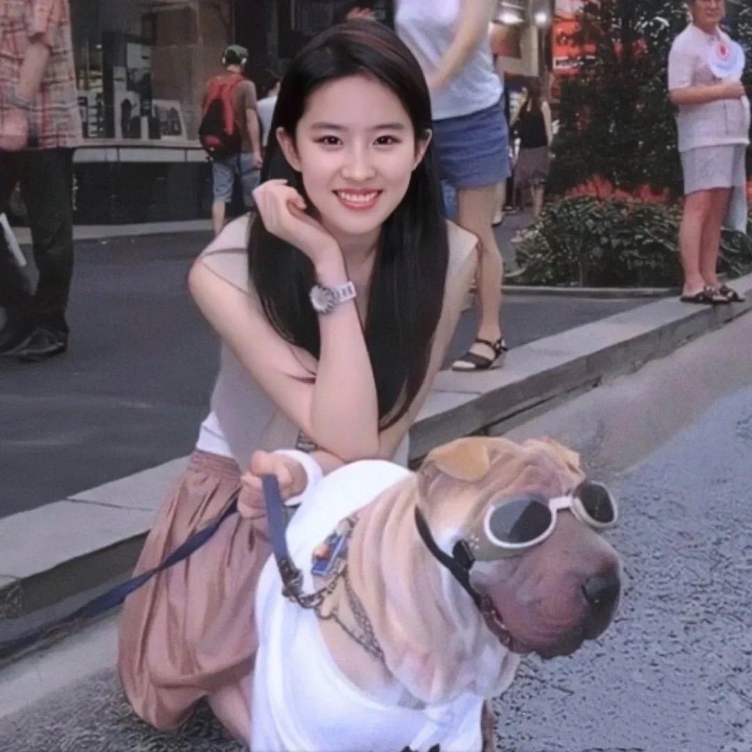 吃颗草莓吧🍓