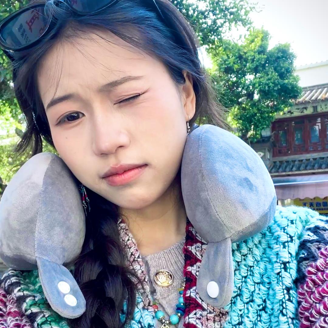 大眼妹