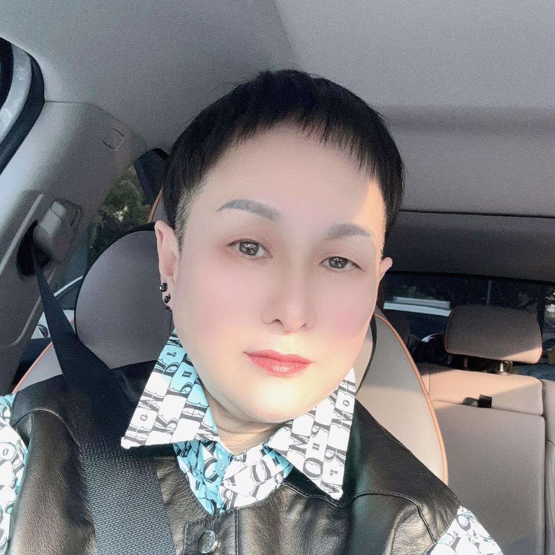 🦀直走的螃蠏🦀