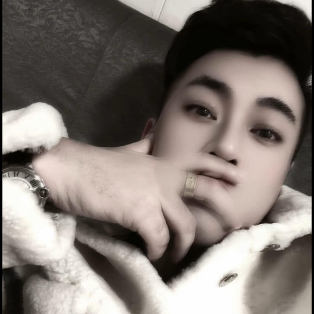 柏 晓冰。