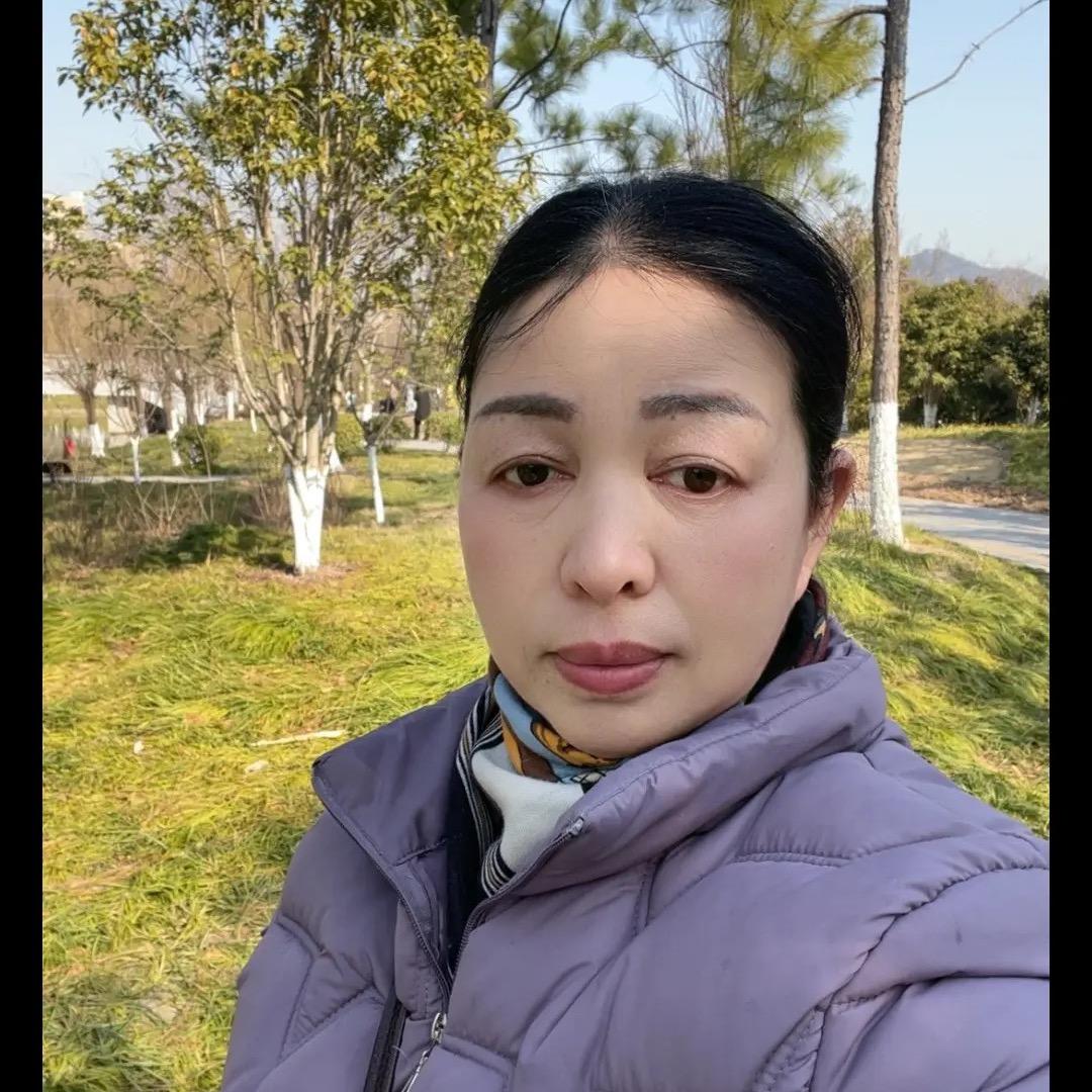 天山雪莲。