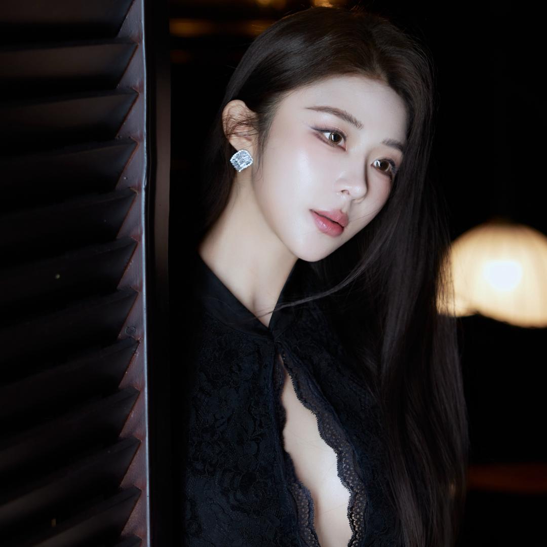 Y美娜