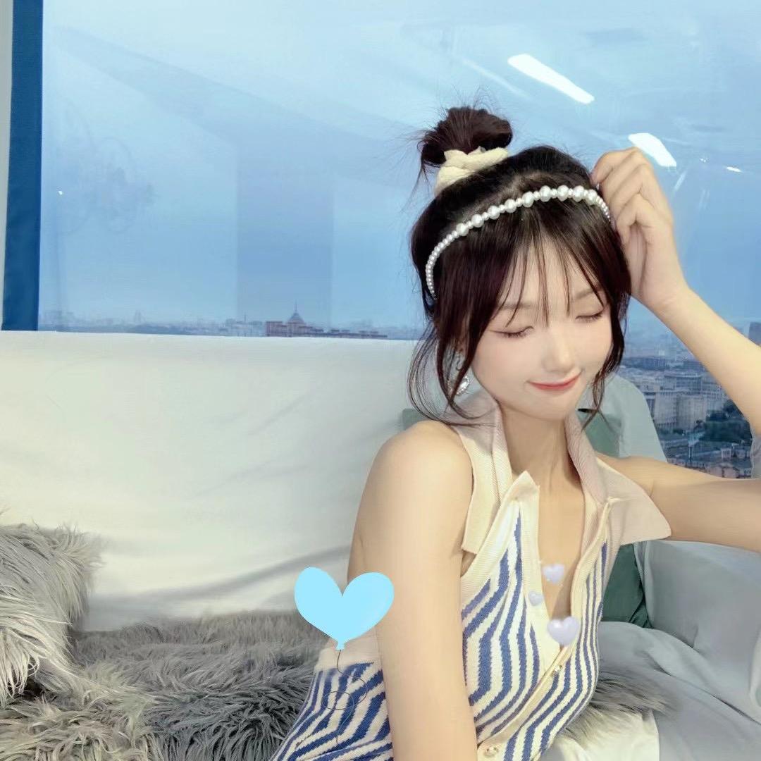 爱睡觉的兔兔吖🐰