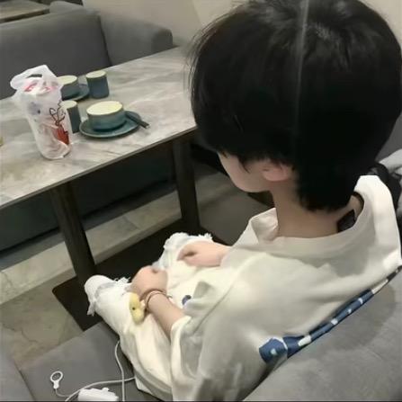 小小七