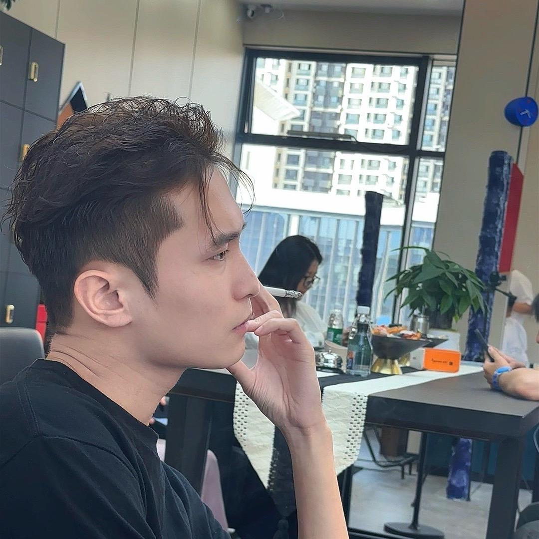 新动力游泳健身 黄忠