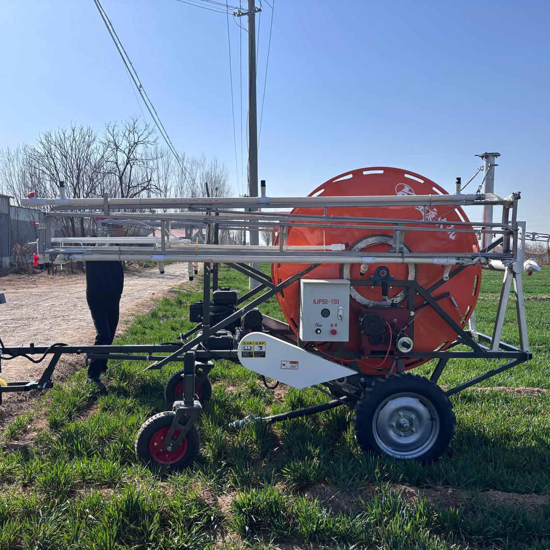 小麦追肥机，喷灌机，喷淋机～爱红