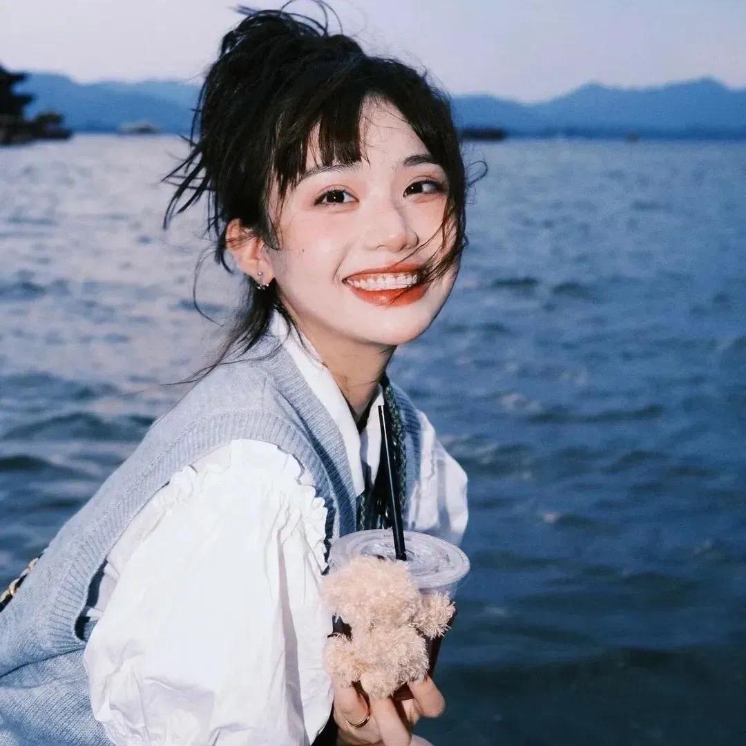 小西柚.