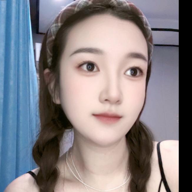 小李超爱吃榴莲🙈