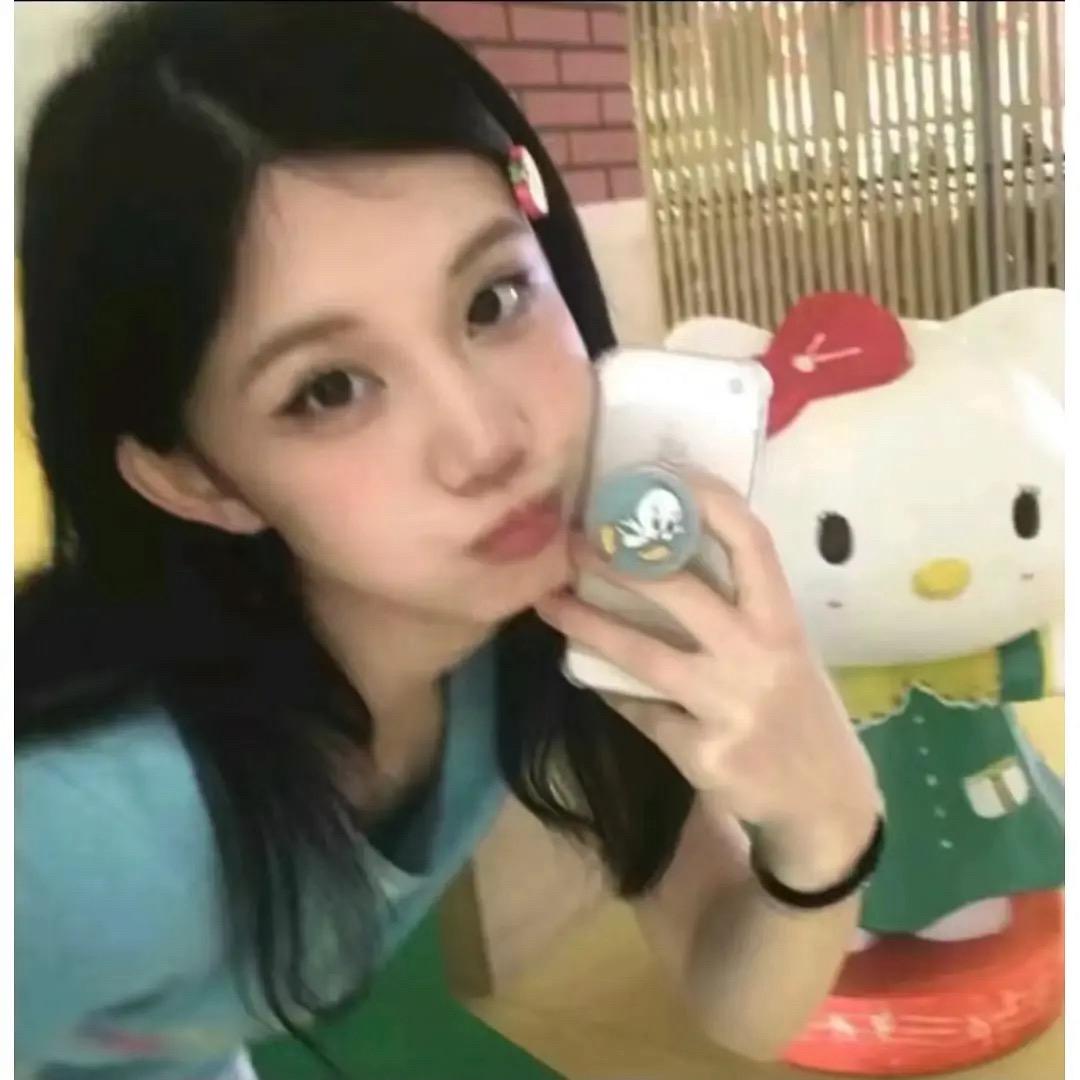 上迪士多啤梨潮玩