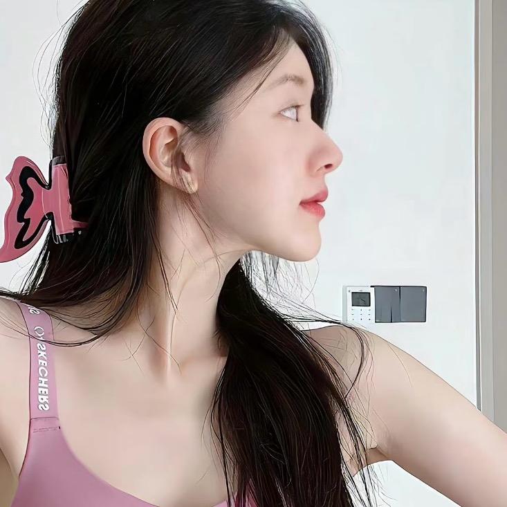 是小明.