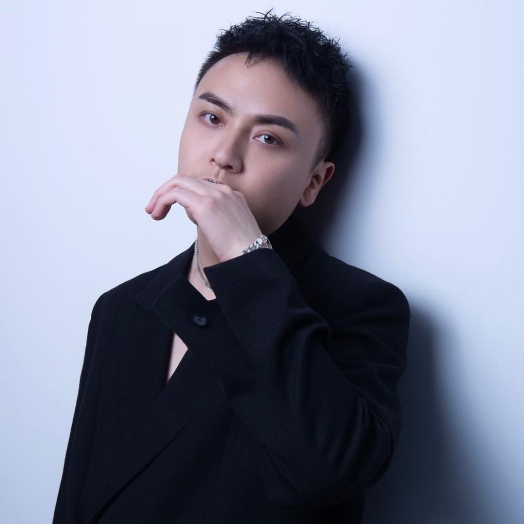 广汉拾捌岁发型师傅唐老表