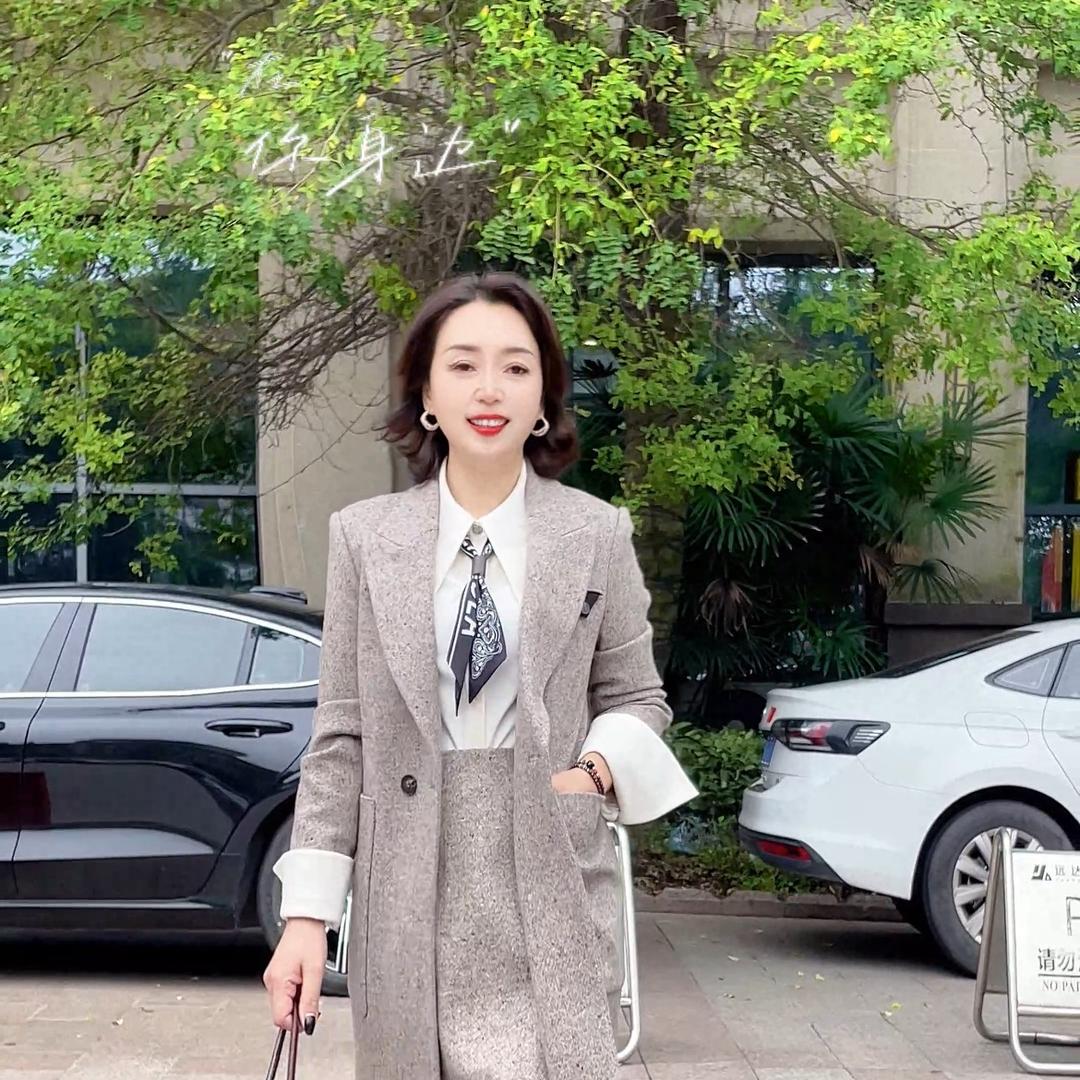 富顺私人空间鞋服店