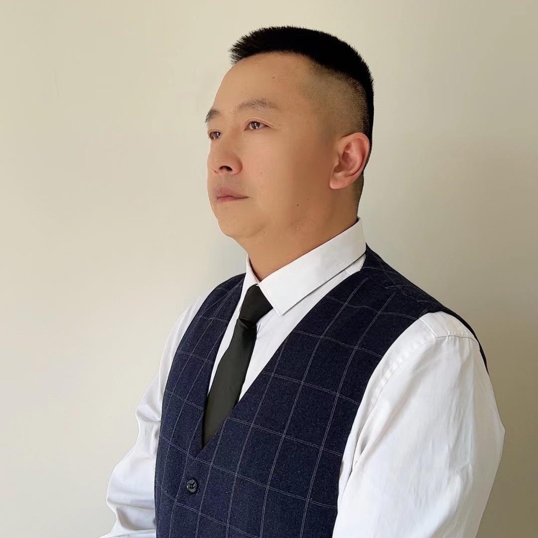 王伟聆听9