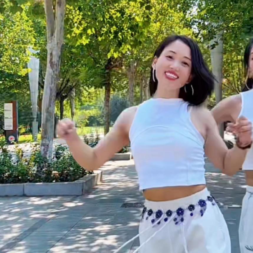 泊水&一吨🍒爱跳舞