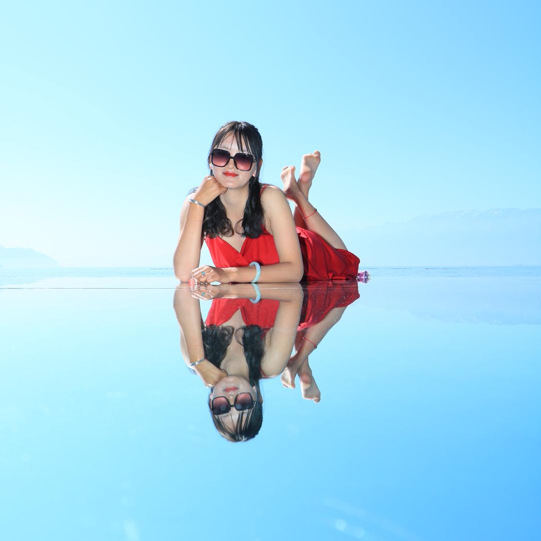 在路上燕子山货店