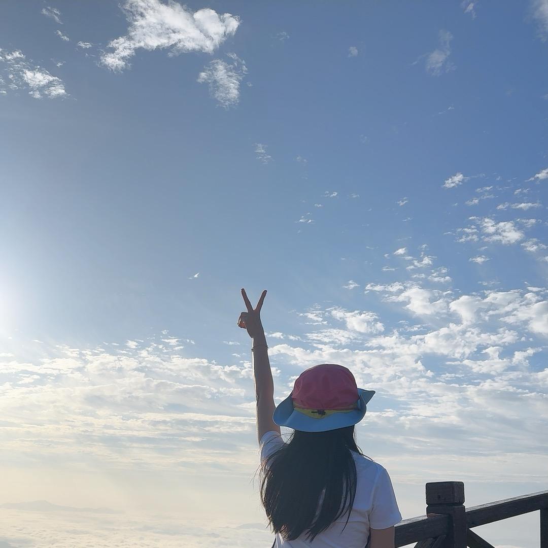 Liu .ɞ 🍟