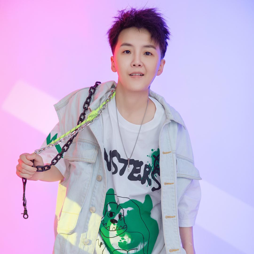 衣柏溢 ¹⁸¹  (一百亿)