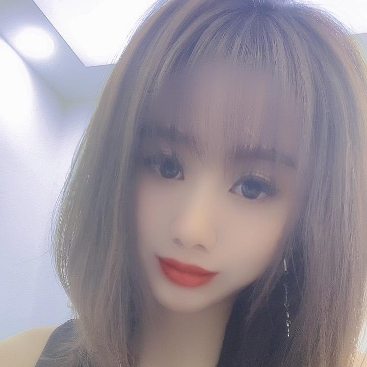 卖灯小姐姐