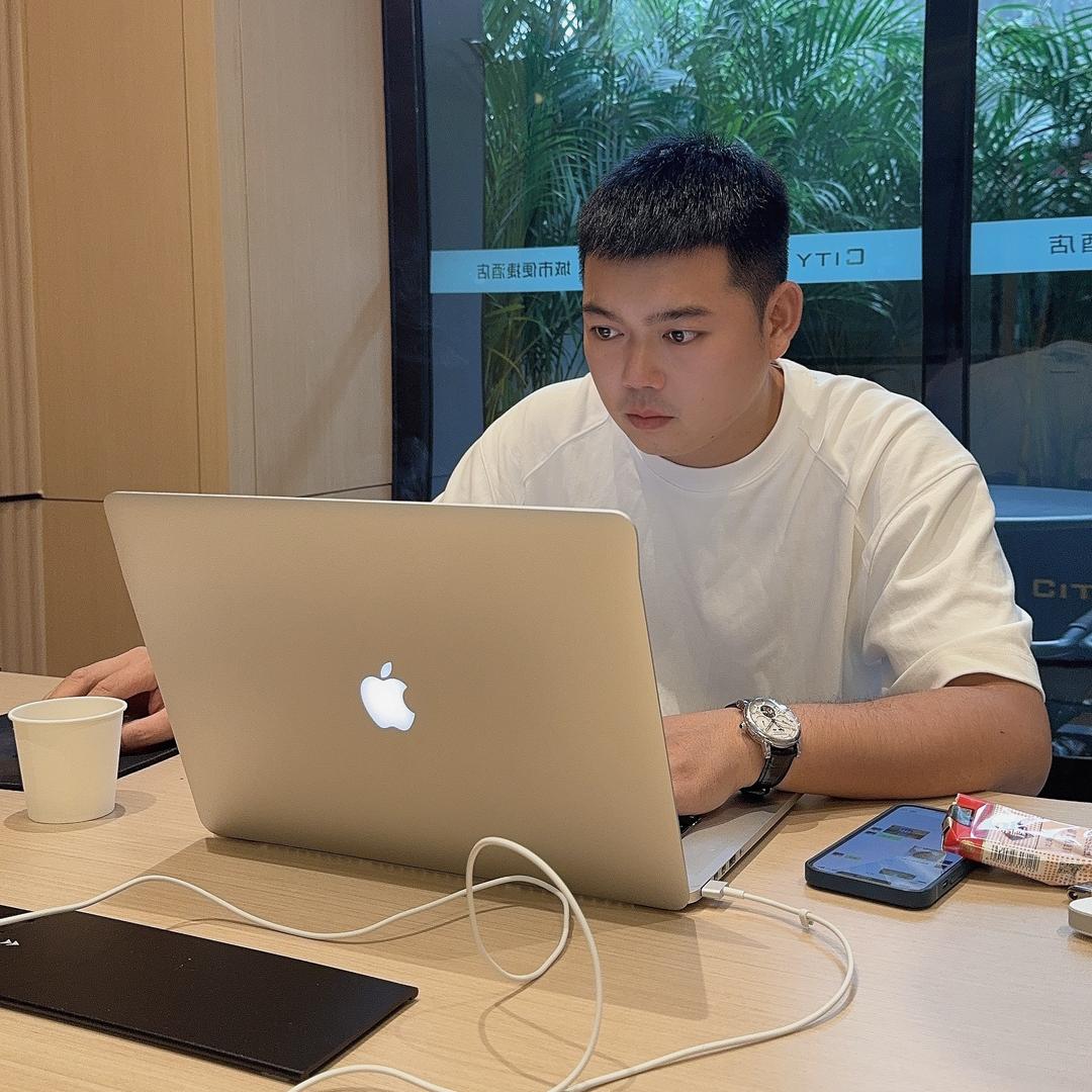 A0疯狂的蟑螂-纯子摄影