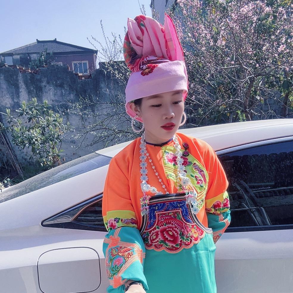 青天落相看两不厌