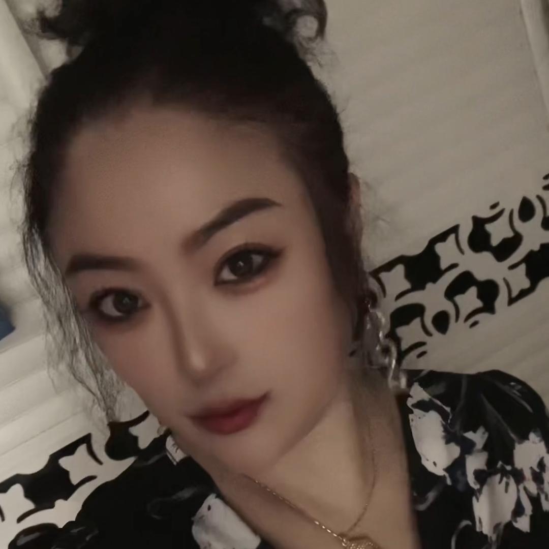 燕飞芳香