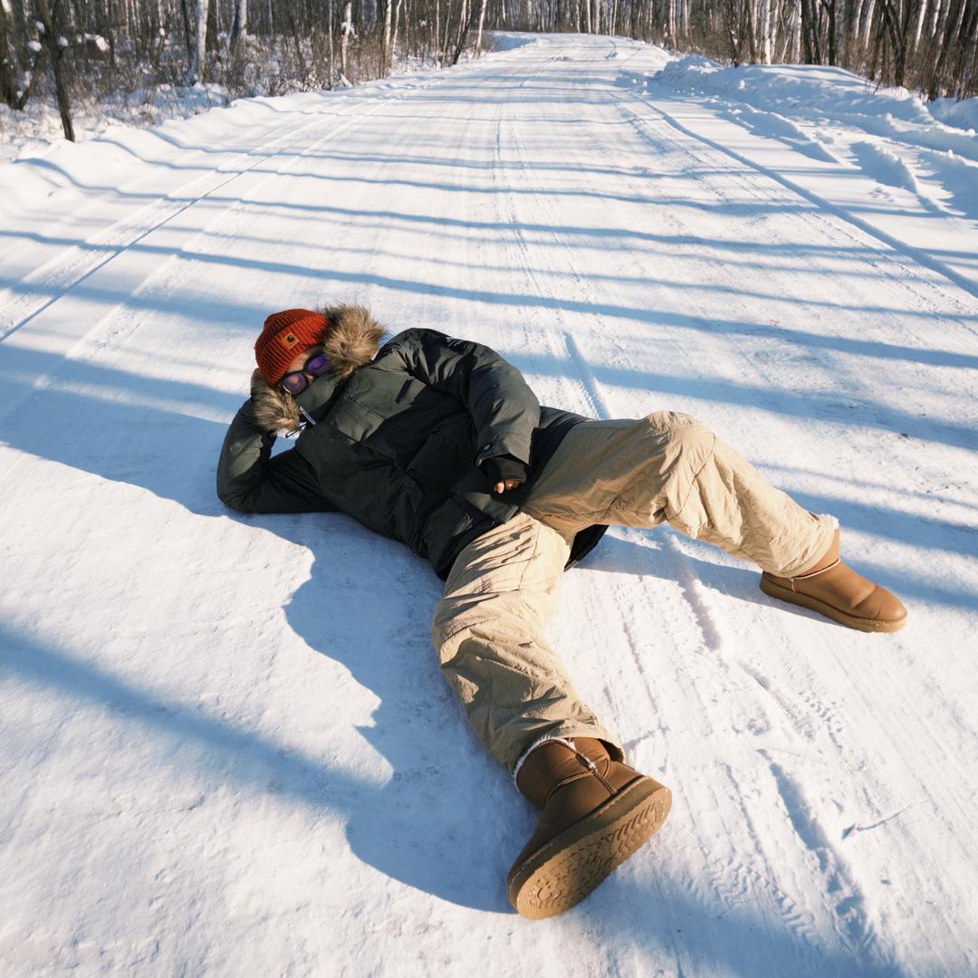 教摄影姿势的老头儿