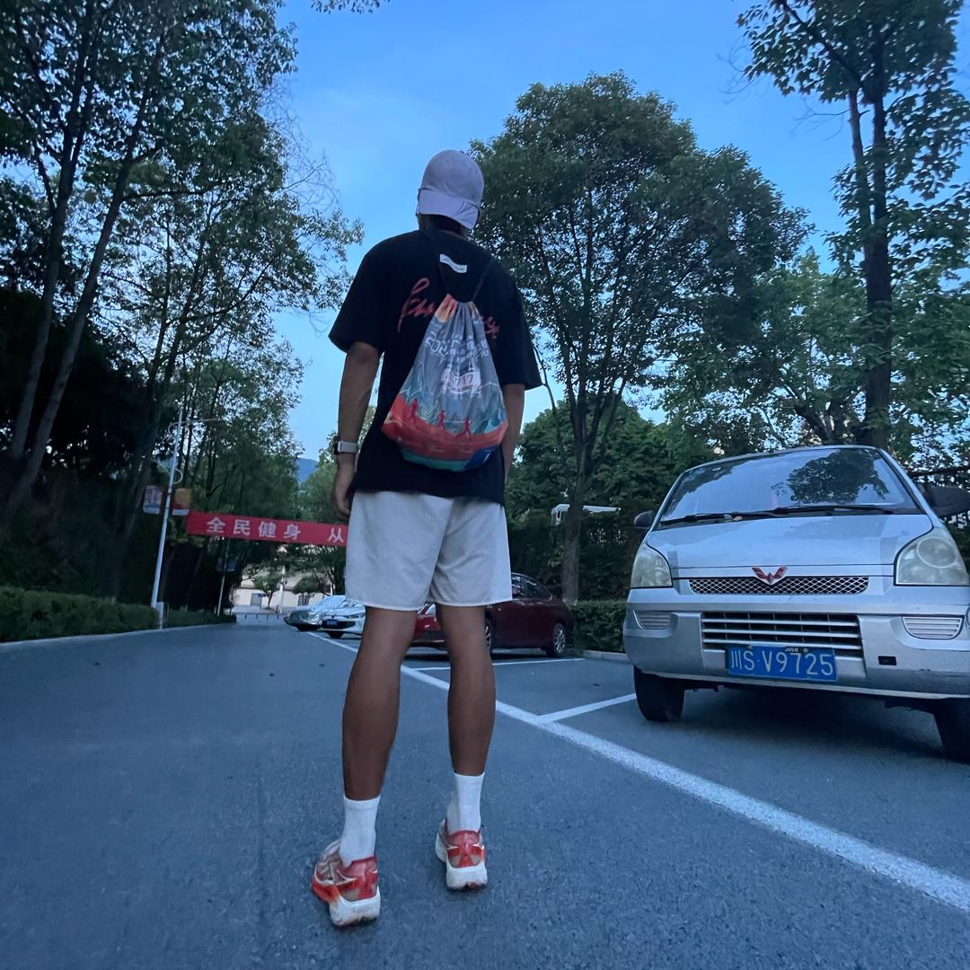 无底的小透明