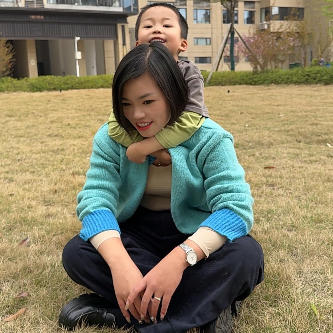 隆回房产辉姑娘