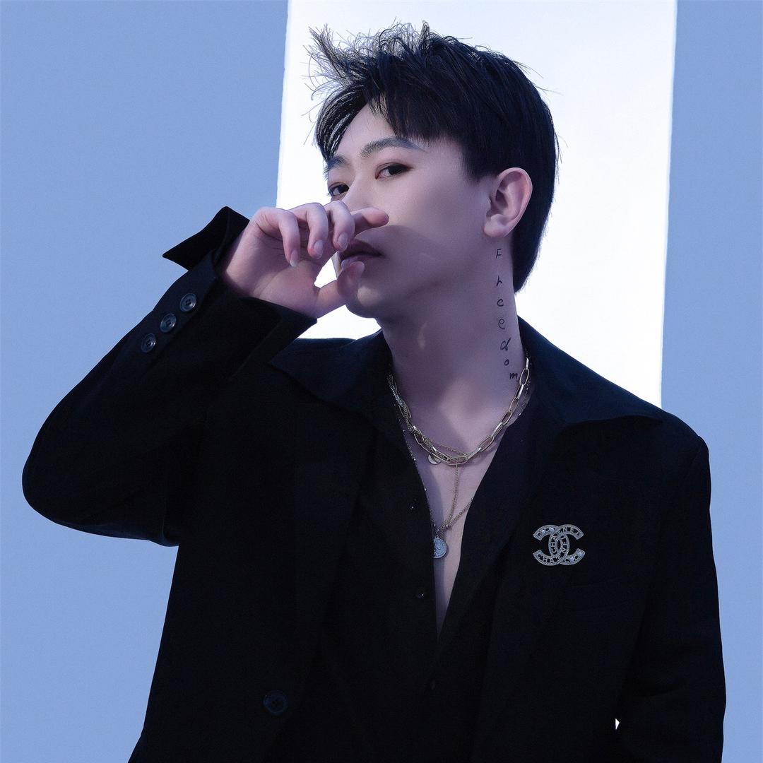 凯恩做形象设计（洗护点橱窗）