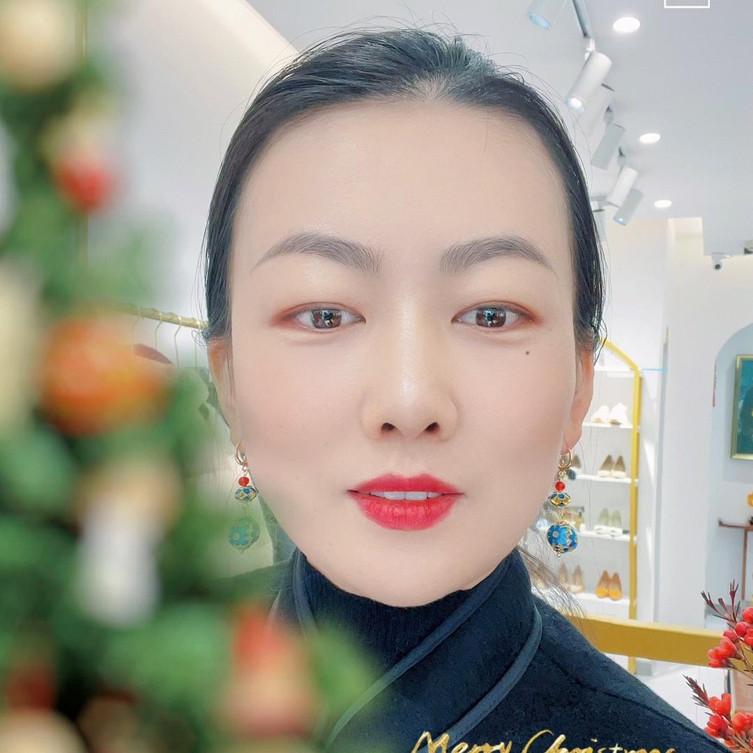 日照市东港区衣美姿精品女装店