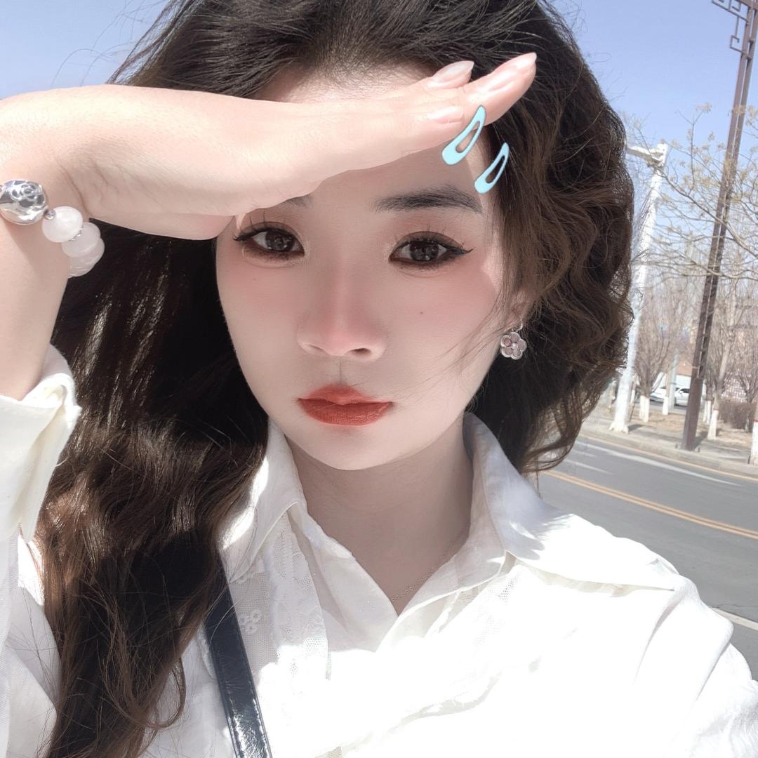 苏苏 .