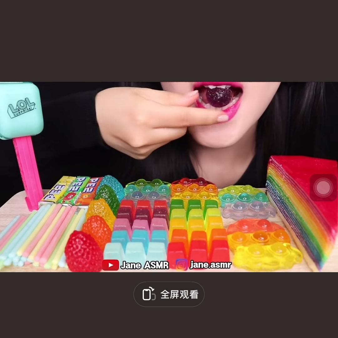爱吃甜品的小姐姐