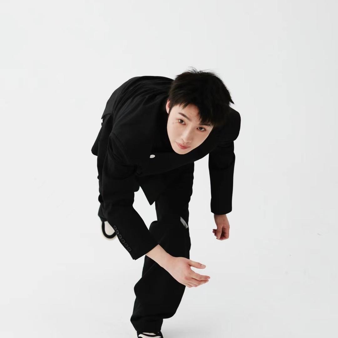 D.D.邓典