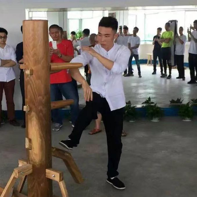 阿久.