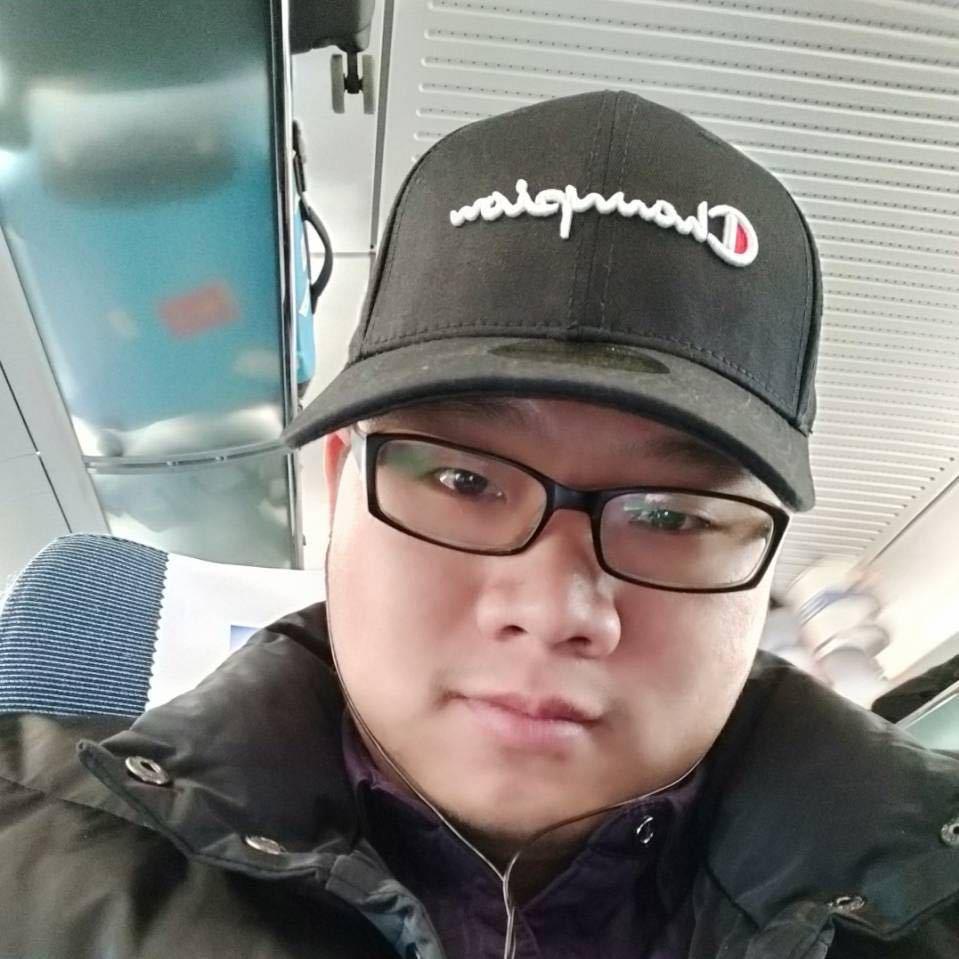 李伟