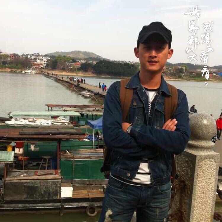 爱听老歌的邱小悦