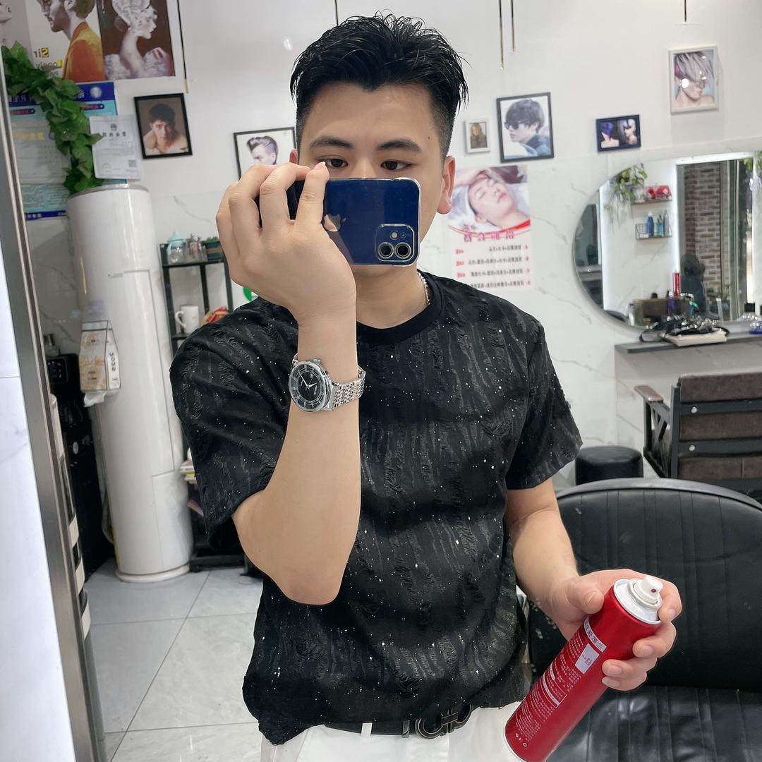 A小志颖(贵港托尼)