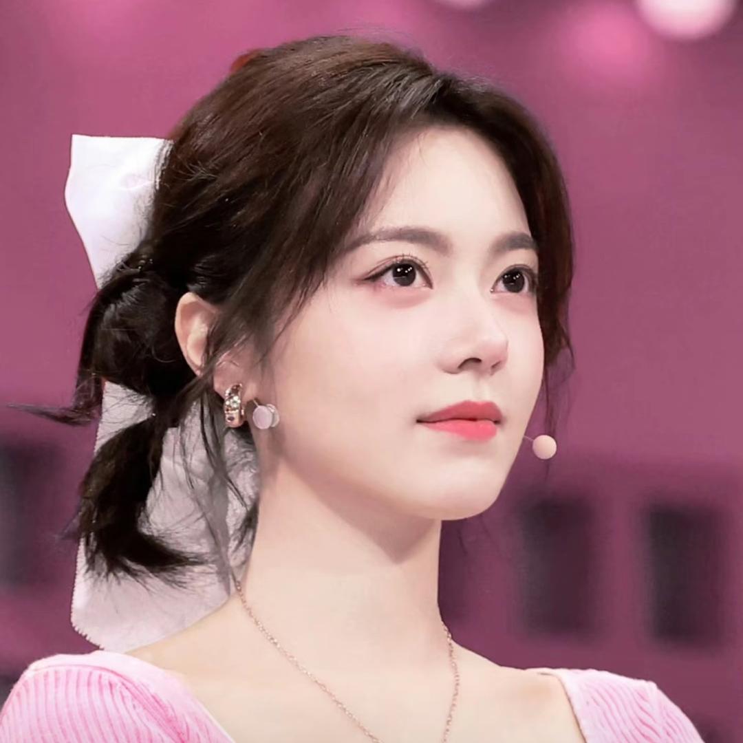 正在看书的姜糖～